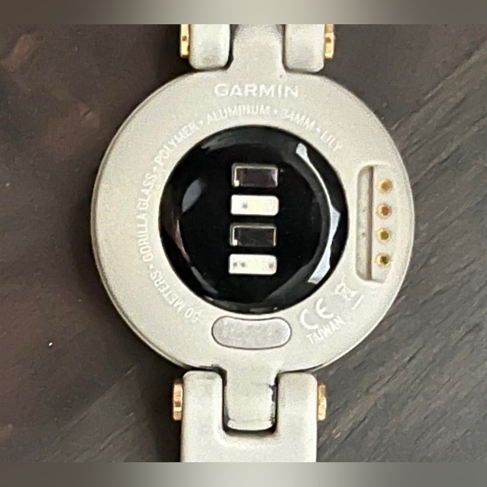 GARMIN LILY SPORT GPS Smartwatch Rose Gold - Picture 6 of 12